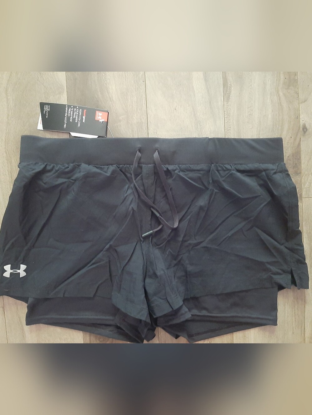 New with Tags Under Armour Speedpocket Fitted Black Women's Large